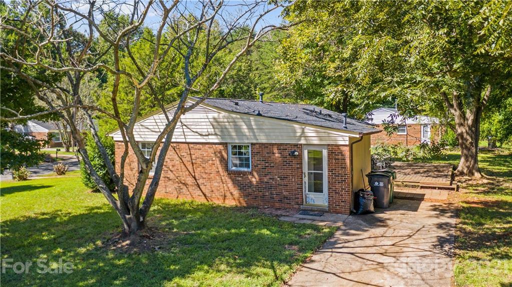 800 Milan Road East Charlotte, NC 28216 - Photo 9 of 38 Gallery Image 9