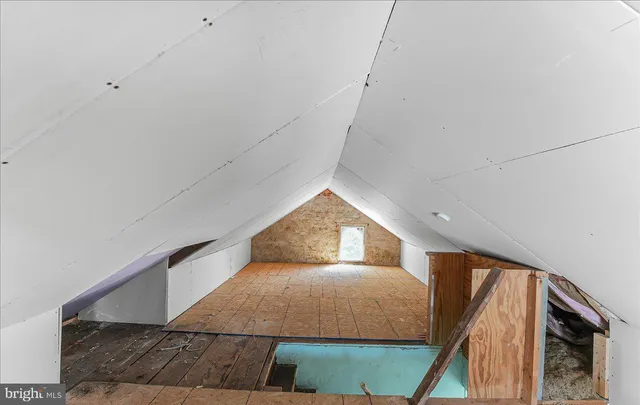 a en suite bathroom with a sink and mirror