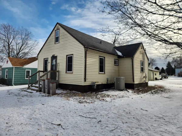 $129,900 | 820 6th Street Southwest, Pipestone, MN 56164