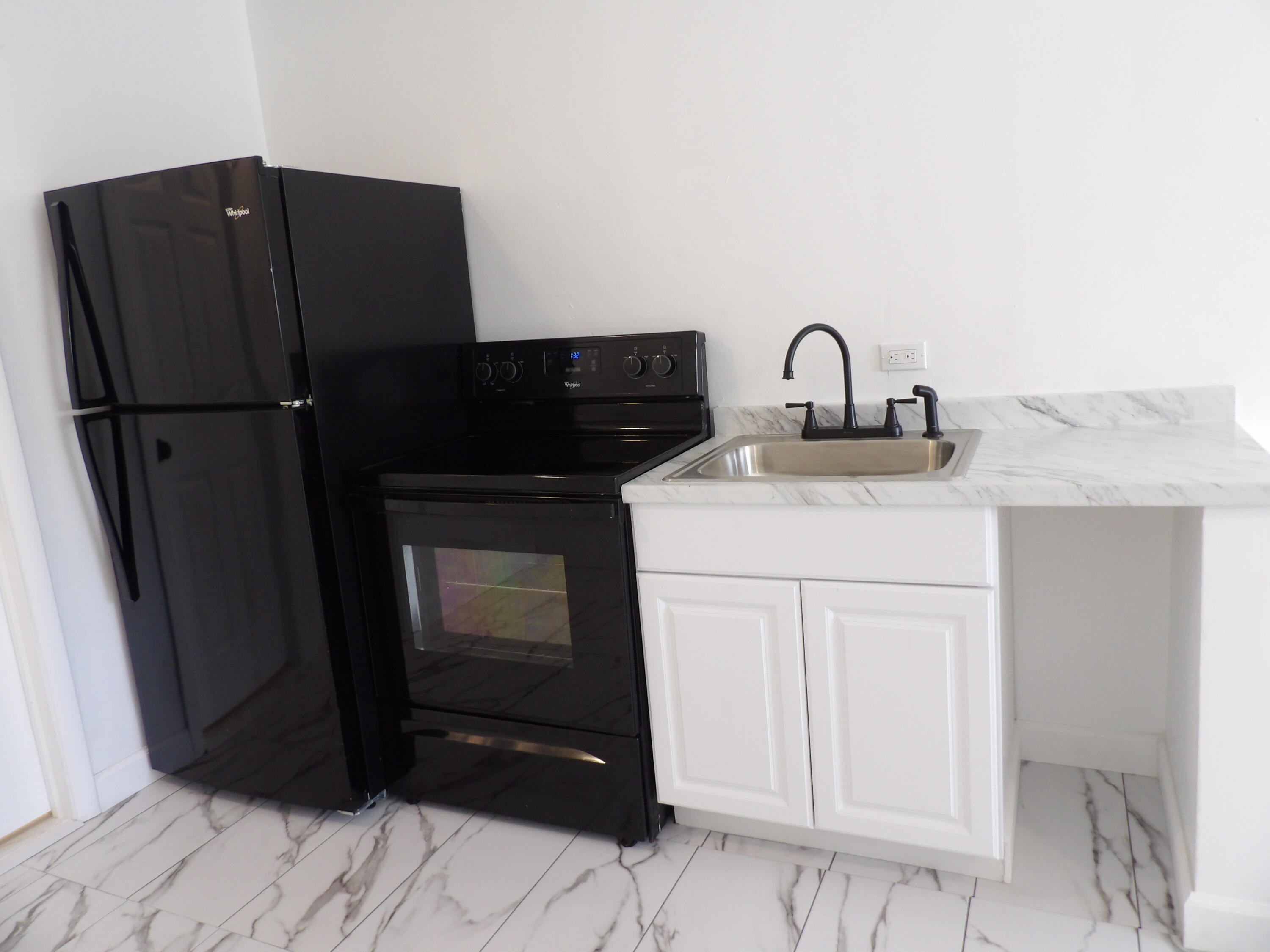 6287 Gun Club Road West Palm Beach, FL 33415 - Photo 2 of 9 Kitchen