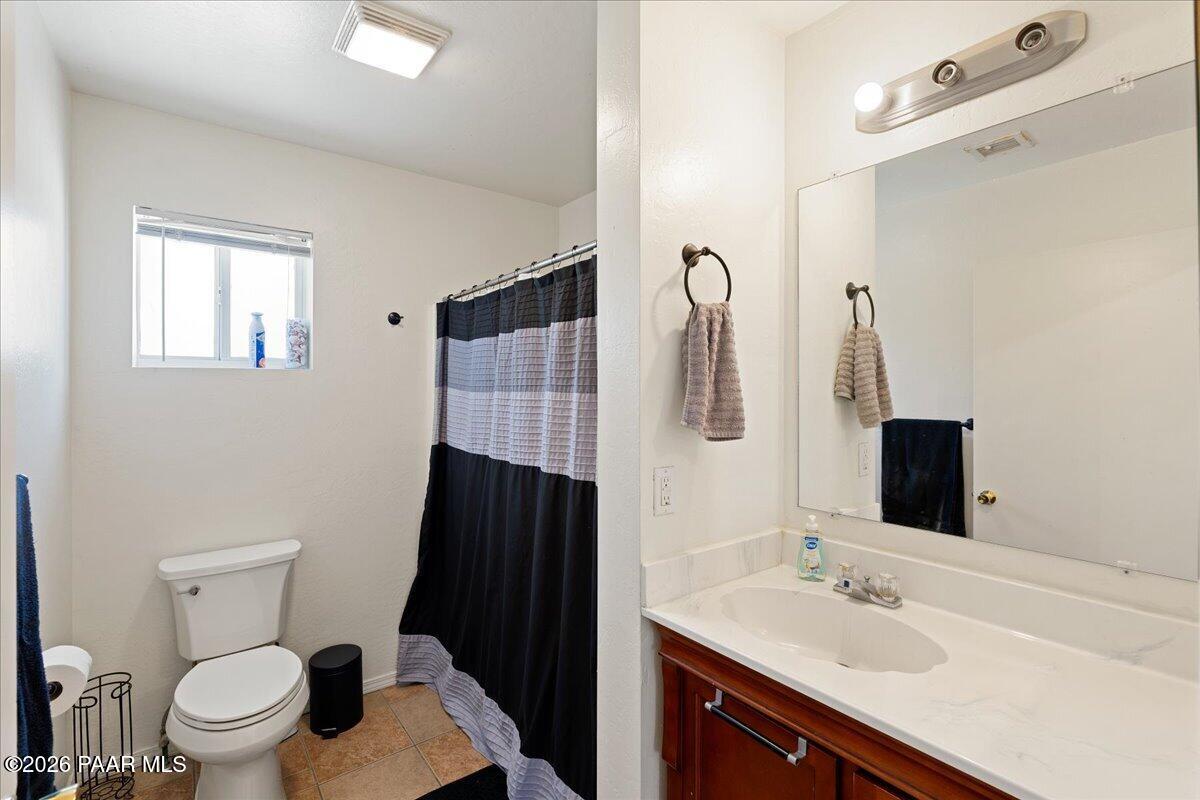 5291 North Robert Road Prescott Valley, AZ 86314 - Photo 19 of 31 Bathroom