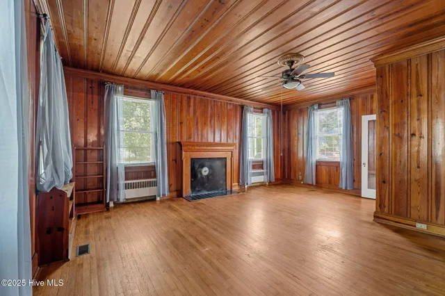 $290,000 | 401 Goldsboro Street, Lucama, NC 27851