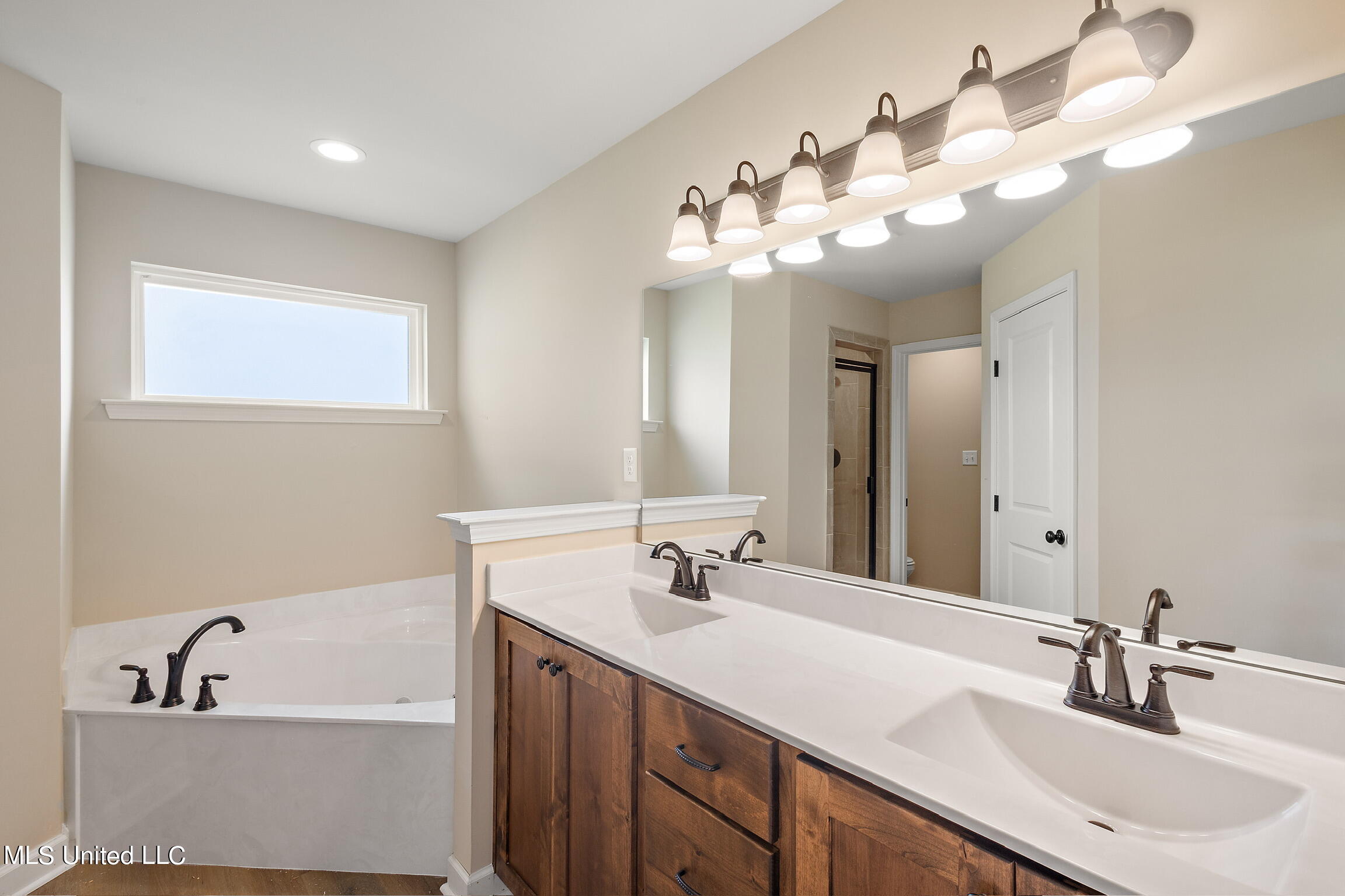 6519 Benjamin Cove Walls, MS 38680 - Photo 18 of 28 Fraser