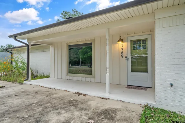 a view of a house with a outdoor space