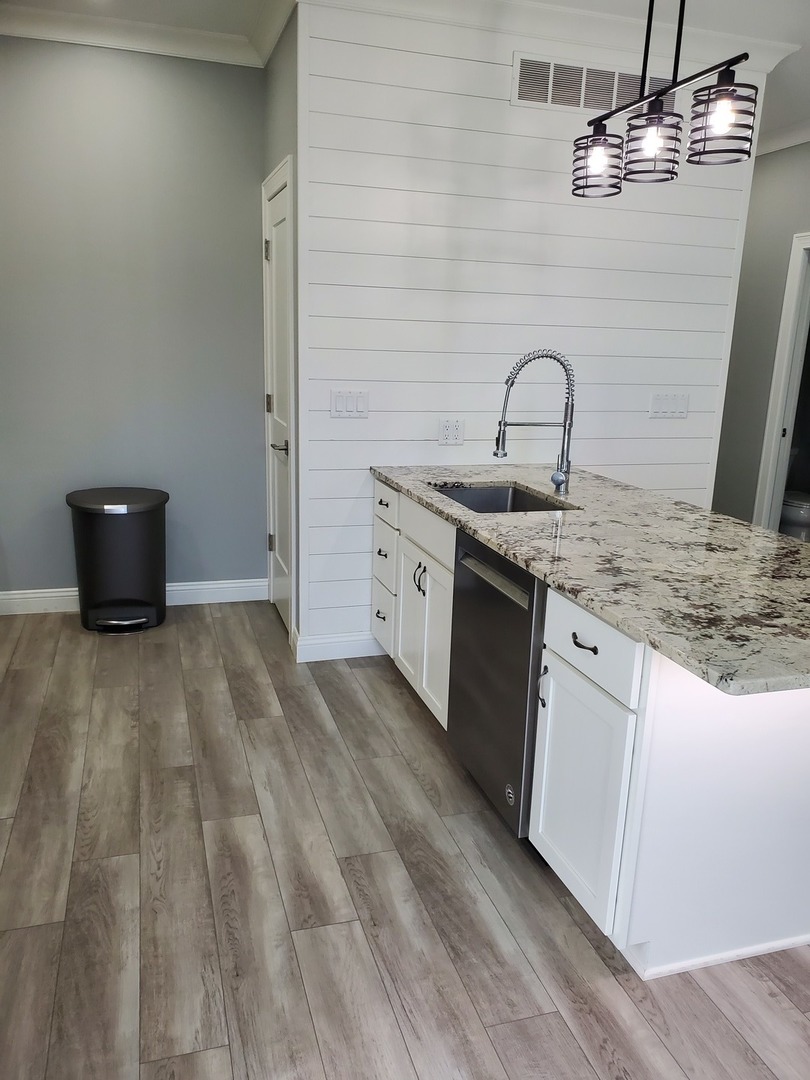 701 Cross Street Peru, IL 61354 - Photo 8 of 32