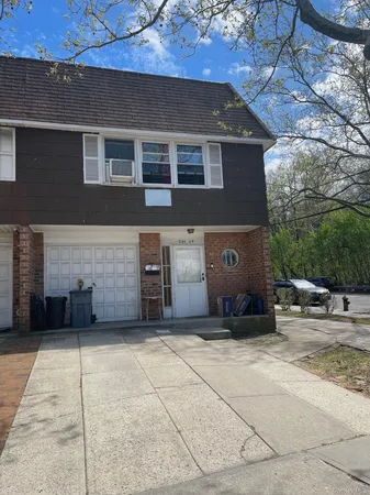 $1,098,000 | 240-04 68th Avenue, Unit 31 | Douglaston