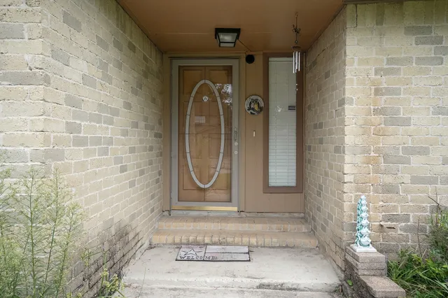 a view of a entryway door of the house
