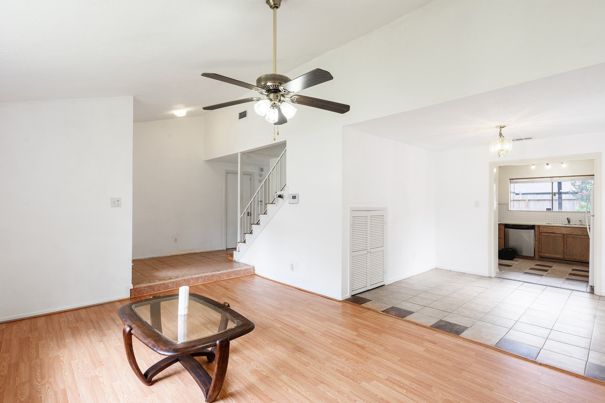 4423 Mossygate Drive Spring, TX 77373 - Photo 5 of 38 a living room with furniture and a ceiling fan