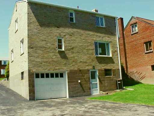 273 Orchard Spring Road Pittsburgh, PA 15220 - Photo 5 of 6 View.