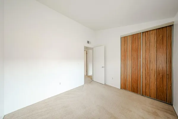 $1,900 | 102 West Concorda Drive, Unit 103, Tempe, AZ 85282