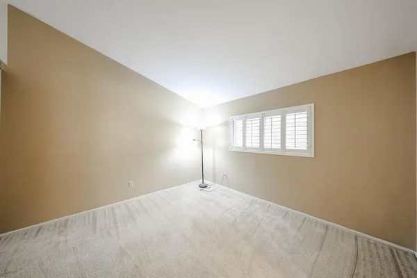 $1,900 | 102 West Concorda Drive, Unit 103, Tempe, AZ 85282