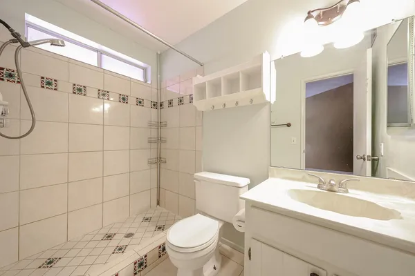 $1,900 | 102 West Concorda Drive, Unit 103, Tempe, AZ 85282