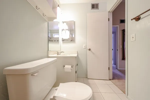 $1,900 | 102 West Concorda Drive, Unit 103, Tempe, AZ 85282