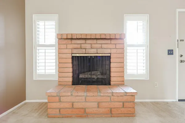 $1,900 | 102 West Concorda Drive, Unit 103, Tempe, AZ 85282