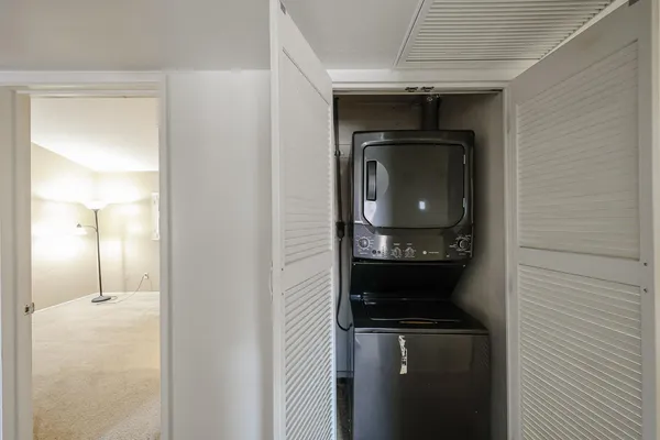 $1,900 | 102 West Concorda Drive, Unit 103, Tempe, AZ 85282