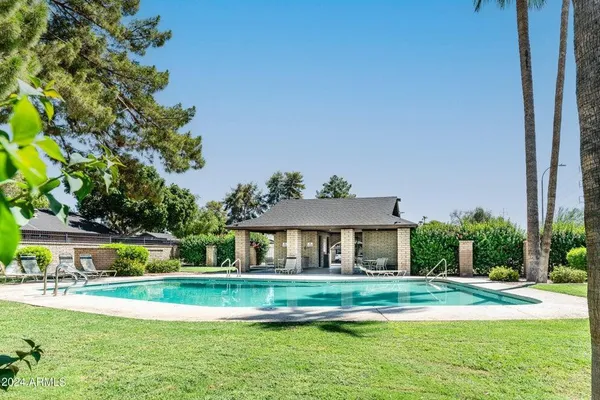 $1,900 | 102 West Concorda Drive, Unit 103, Tempe, AZ 85282