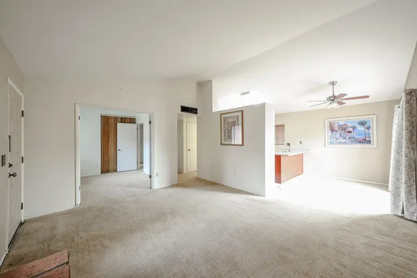 $1,900 | 102 West Concorda Drive, Unit 103, Tempe, AZ 85282