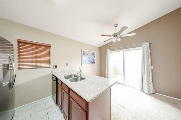 $1,900 | 102 West Concorda Drive, Unit 103, Tempe, AZ 85282
