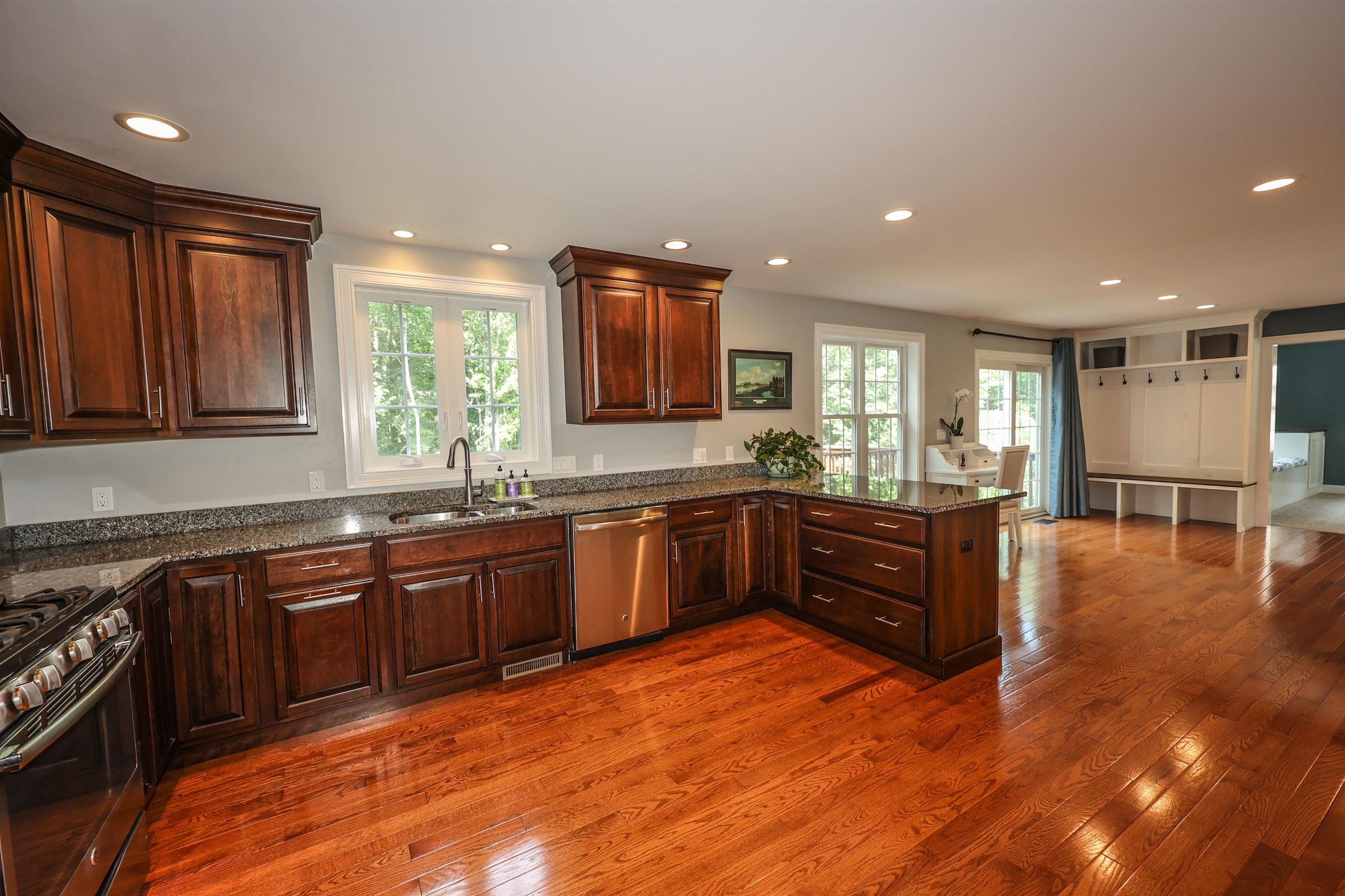 18 Treys Way Epping, NH 03042 - Photo 8 of 40