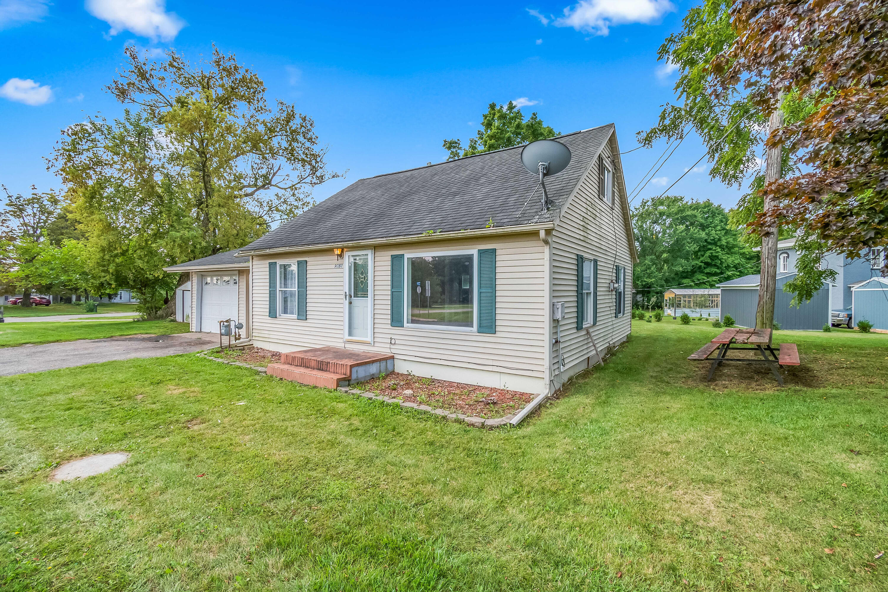 9050 Hudson Road Pittsford, MI 49271 - Photo 3 of 27 3