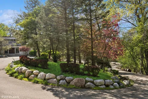 $1,950,000 | 12 Rock Ridge Lane, Barrington Hills, IL 60010