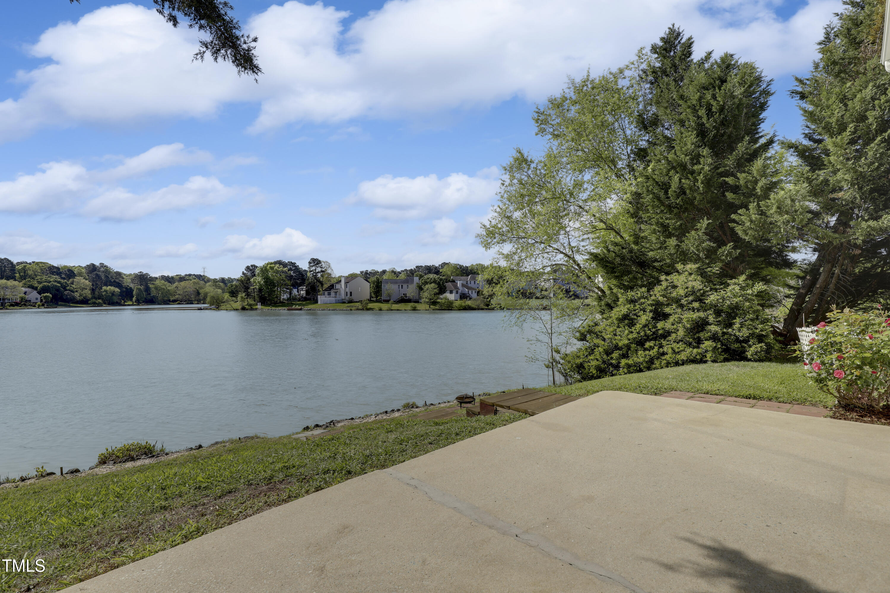 512 North Water's Edge Drive Durham, NC 27703 - Photo 39 of 55 38