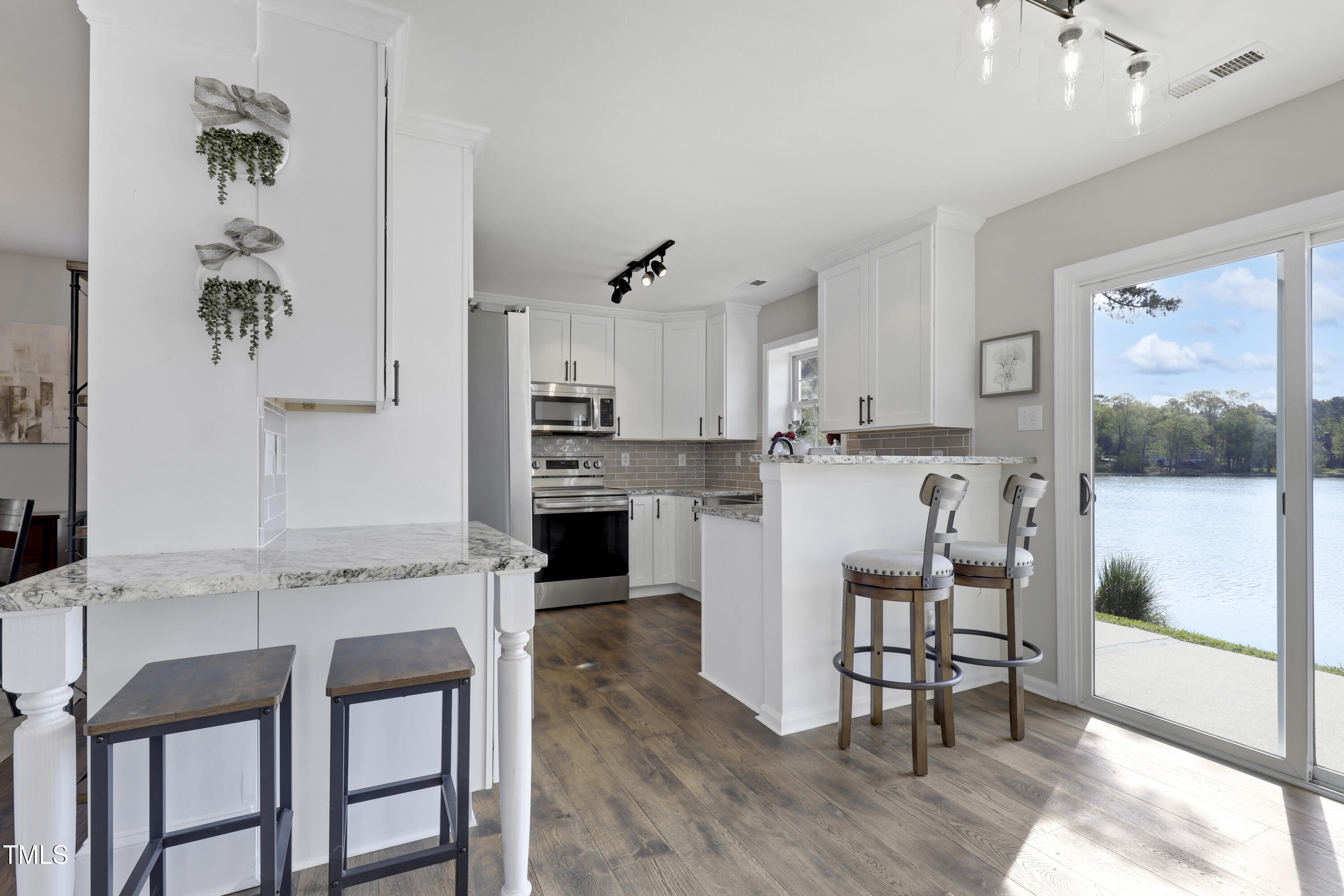 512 North Water's Edge Drive Durham, NC 27703 - Photo 10 of 55 8