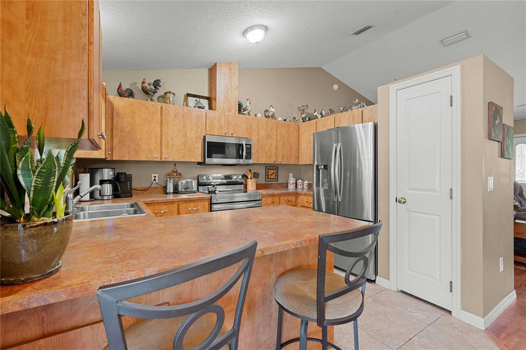 28445 Darby Road Dade City, FL 33525 - Photo 8 of 31