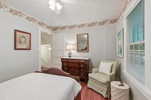$574,999 | 335 East Liberty Street, Barrington, IL 60010
