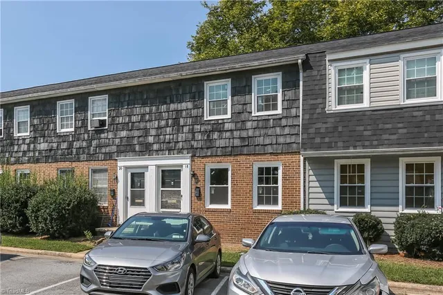 $995 | 30 Forsyth Street, Thomasville, NC 27360