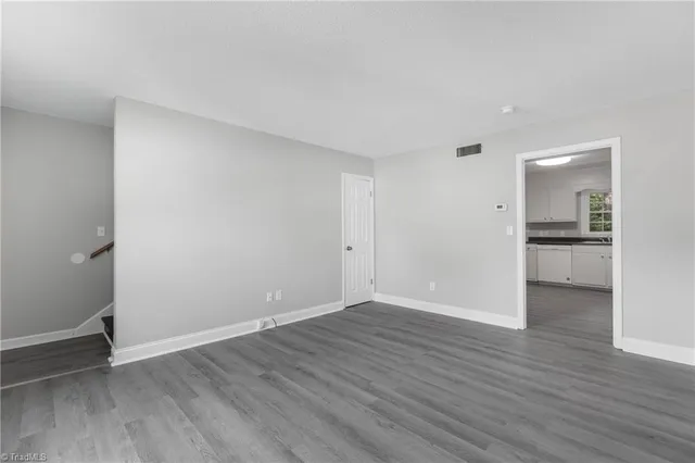 $995 | 30 Forsyth Street, Thomasville, NC 27360