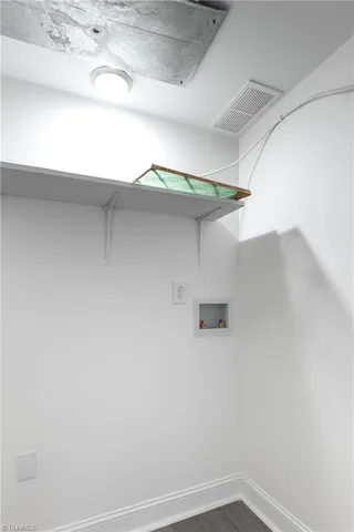 $995 | 30 Forsyth Street, Thomasville, NC 27360