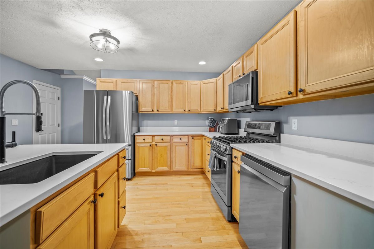 1605 Belclare Road Normal, IL 61761 - Photo 10 of 28 Gallery Image 10