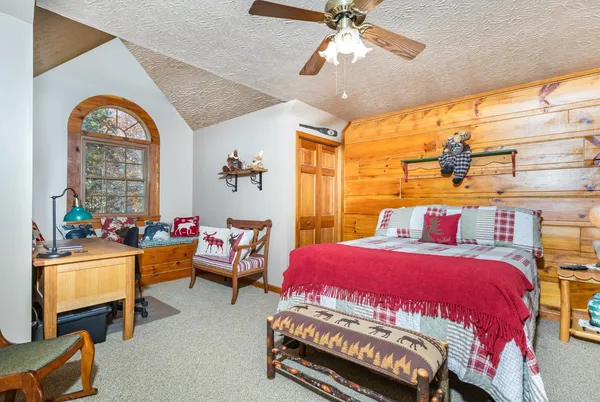 $710,000 | 1023 Pucksinwah Point Drive, West Harrison, IN 47060
