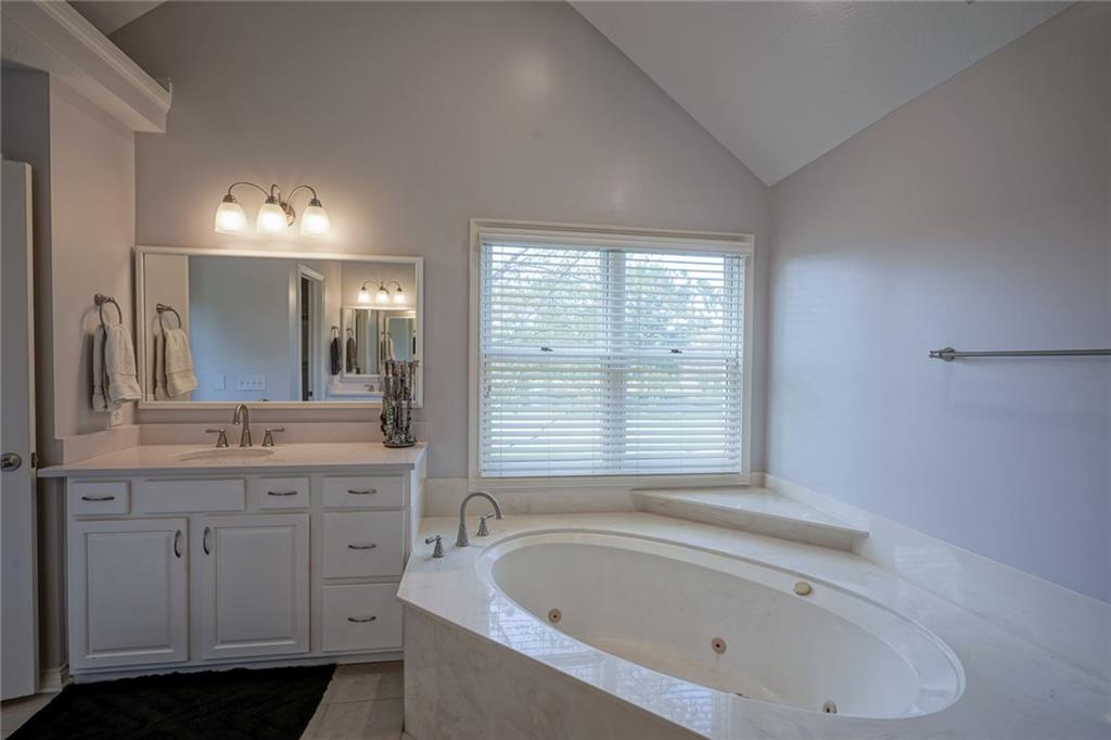 11250 Hawthorn Ridge Fishers, IN 46037 - Photo 24 of 41