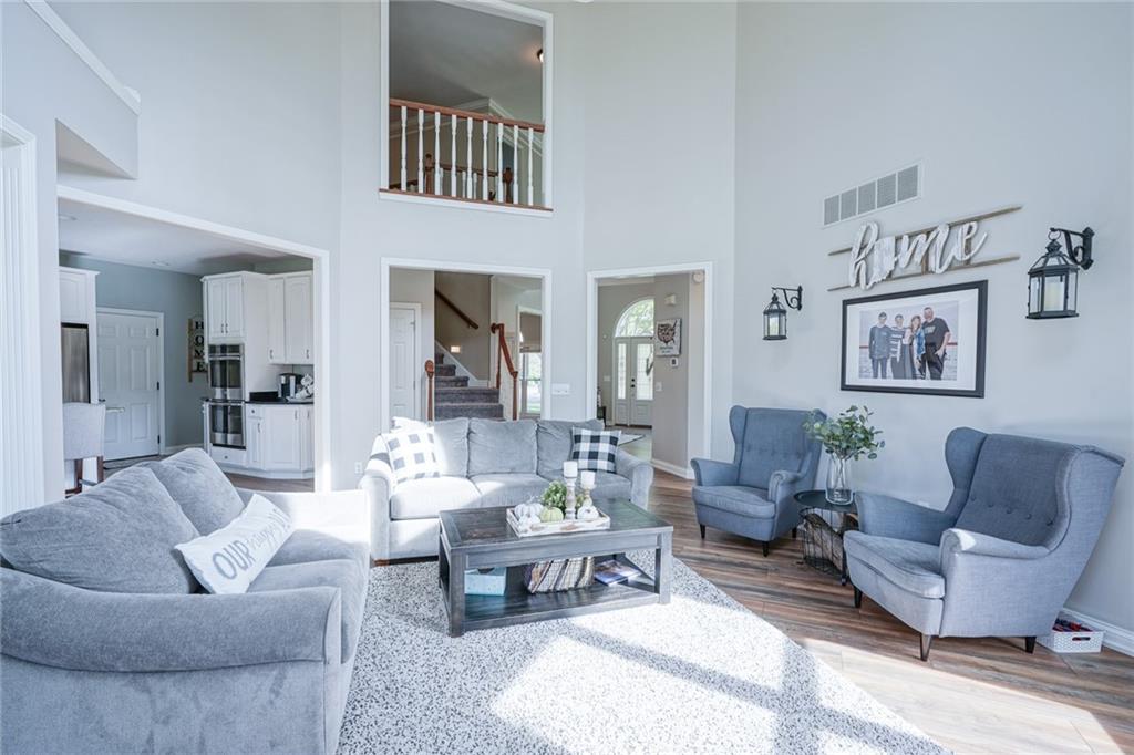 11250 Hawthorn Ridge Fishers, IN 46037 - Photo 4 of 41