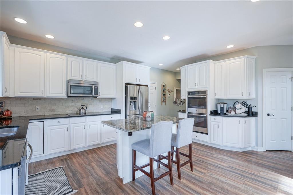 11250 Hawthorn Ridge Fishers, IN 46037 - Photo 5 of 41