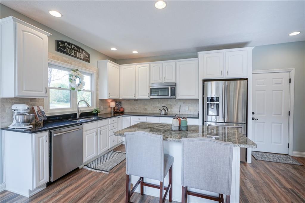 11250 Hawthorn Ridge Fishers, IN 46037 - Photo 6 of 41