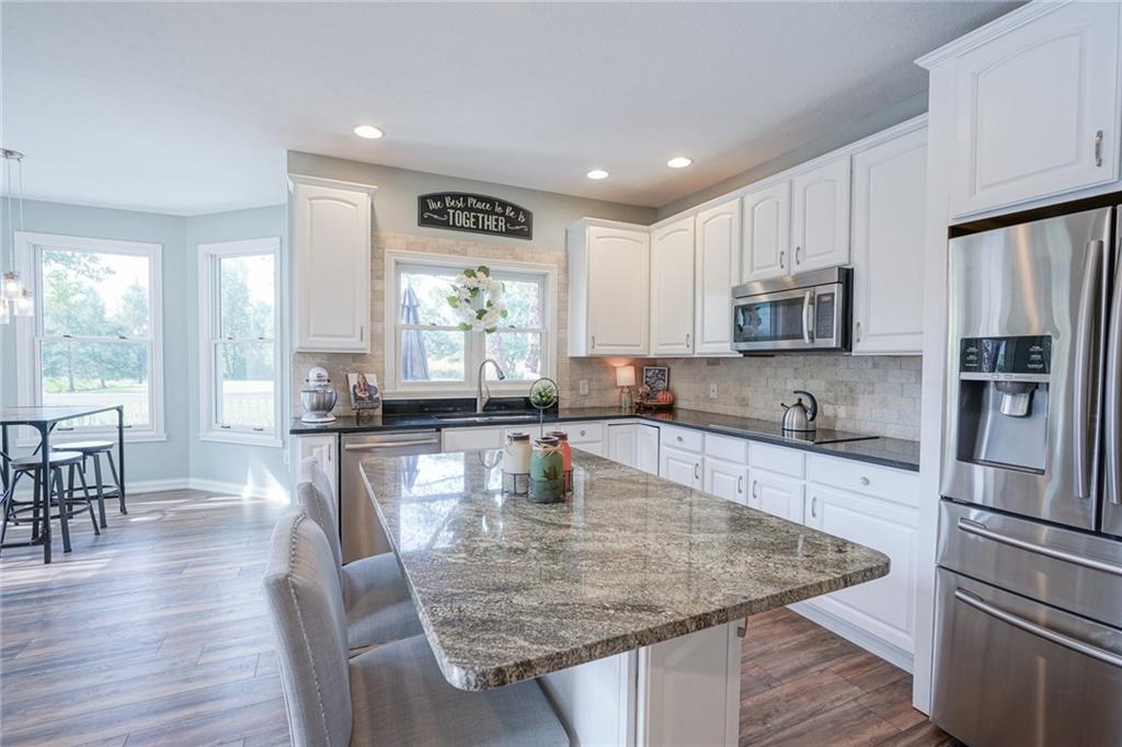 11250 Hawthorn Ridge Fishers, IN 46037 - Photo 7 of 41