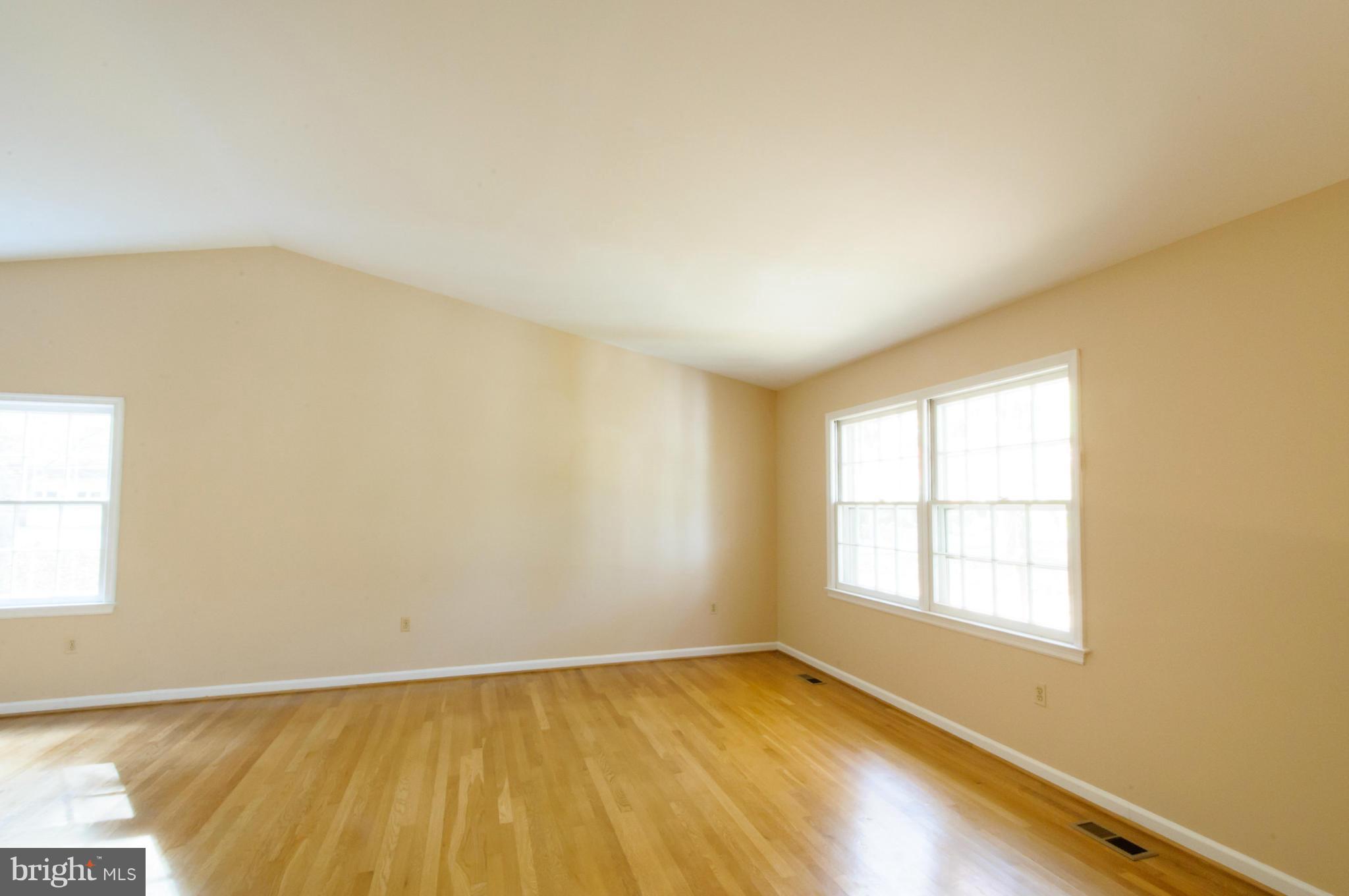 12305 Running Deer Road Manassas, VA 20112 - Photo 4 of 19 Living Room