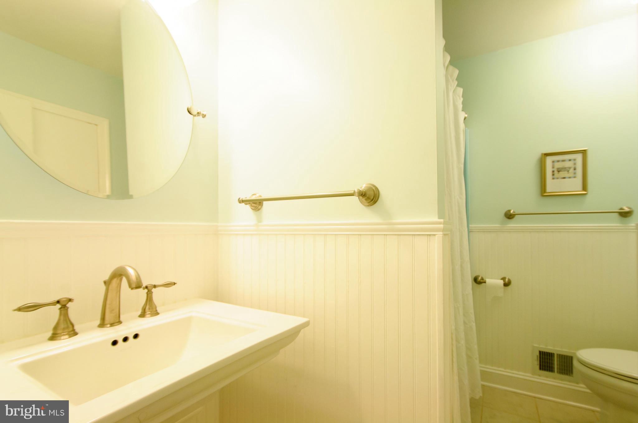 12305 Running Deer Road Manassas, VA 20112 - Photo 10 of 19 Bath (Main Level)