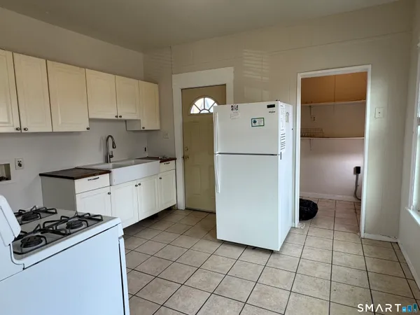 $2,350 | 548 Colorado Avenue, Bridgeport, CT 06605