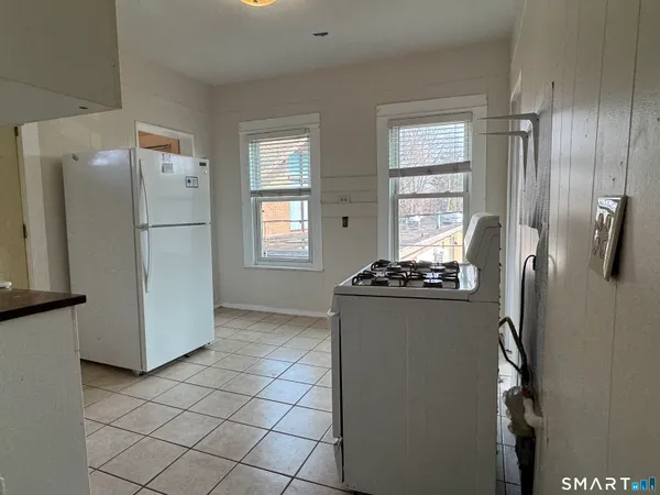 $2,350 | 548 Colorado Avenue, Bridgeport, CT 06605