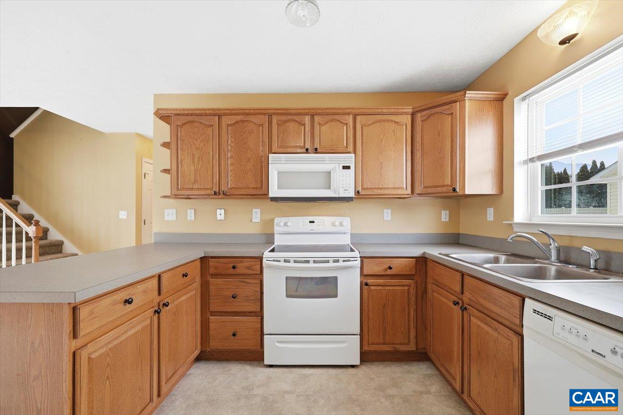 212 Inglecress Road Waynesboro, VA 22980 - Photo 12 of 33 Gallery Image 12