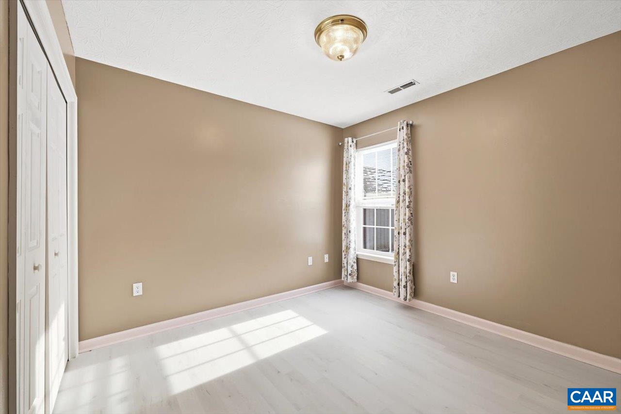 212 Inglecress Road Waynesboro, VA 22980 - Photo 15 of 33 Gallery Image 15