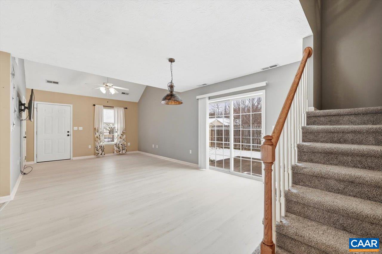 212 Inglecress Road Waynesboro, VA 22980 - Photo 10 of 33 Gallery Image 10