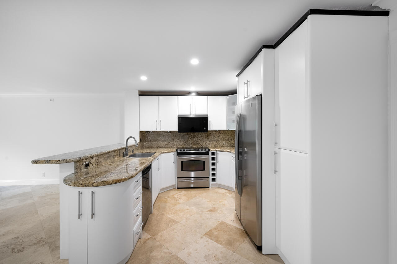 2075 Northwest 52nd Street Boca Raton, FL 33496 - Photo 7 of 37 Kitchen