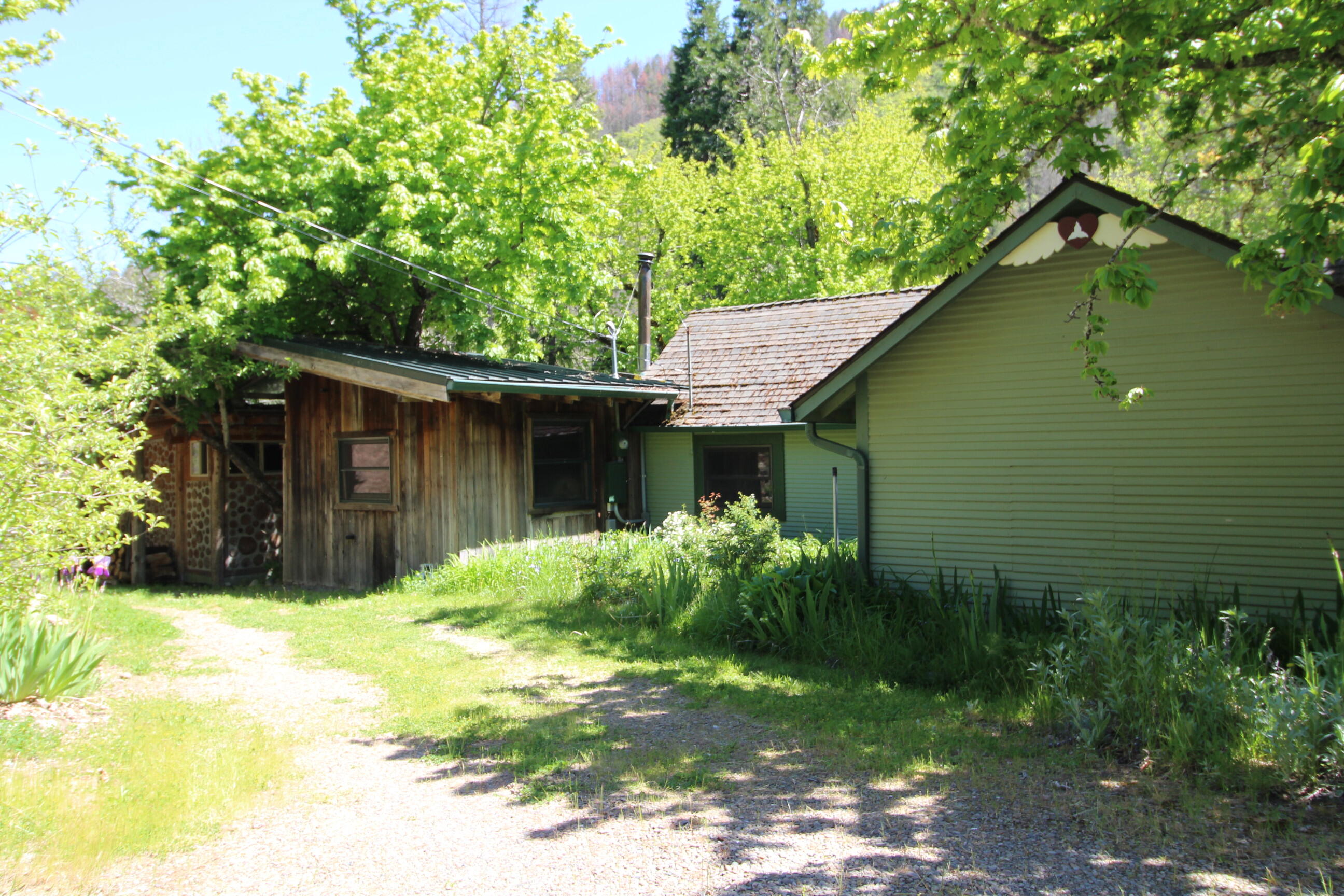 10000 Little Applegate Road Jacksonville, OR 97530 - Photo 7 of 141 trillium back farm house