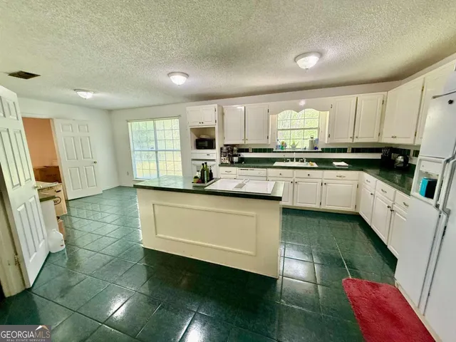 $179,900 | 916 Randall H Whiddon Drive, Ashburn, GA 31714