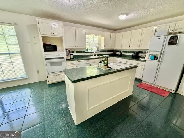 $179,900 | 916 Randall H Whiddon Drive, Ashburn, GA 31714